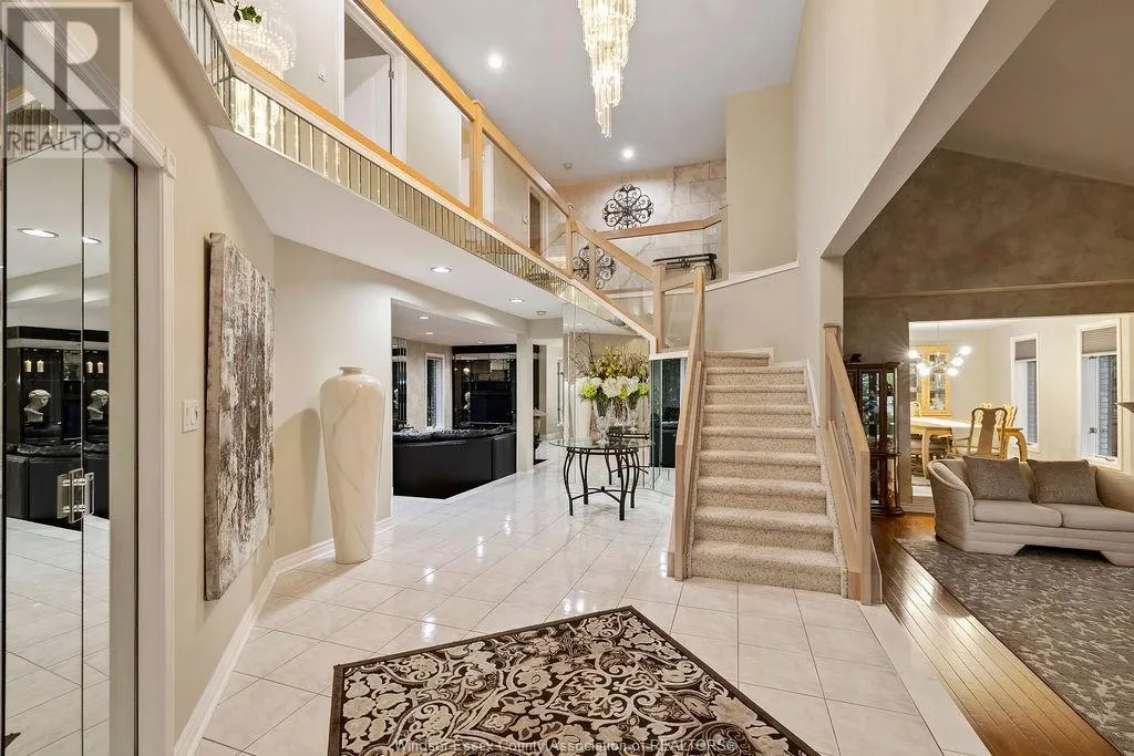 127 MCMURREN CRESCENT