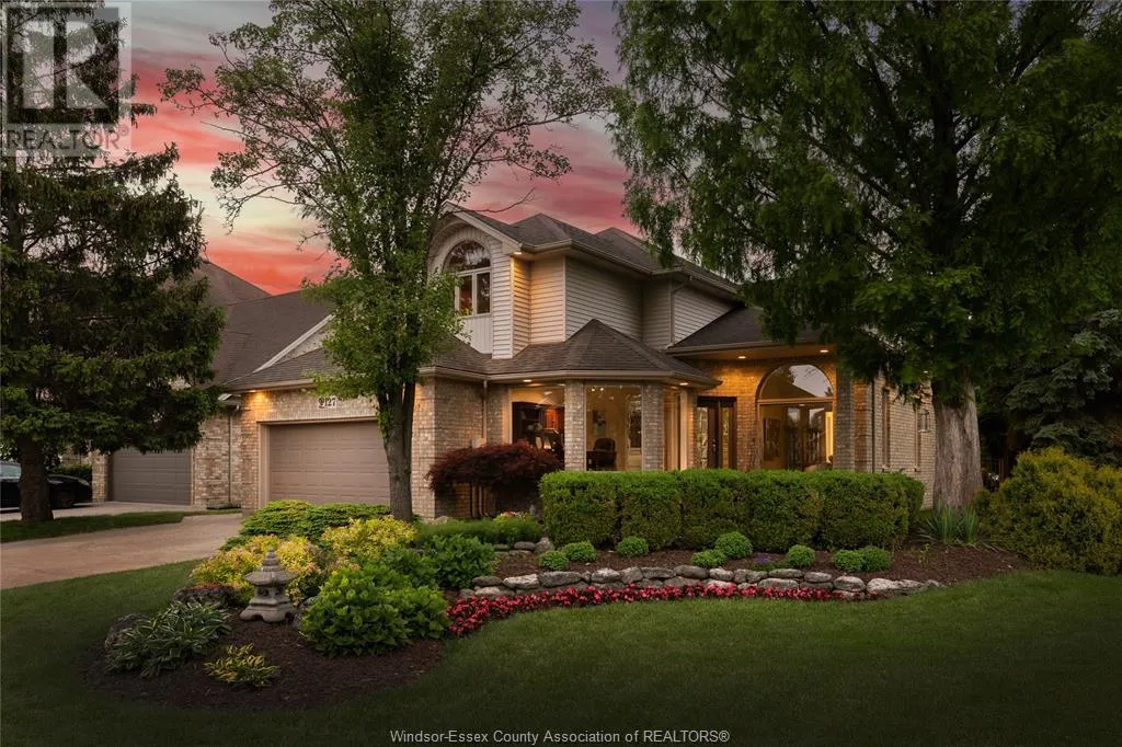 127 MCMURREN CRESCENT