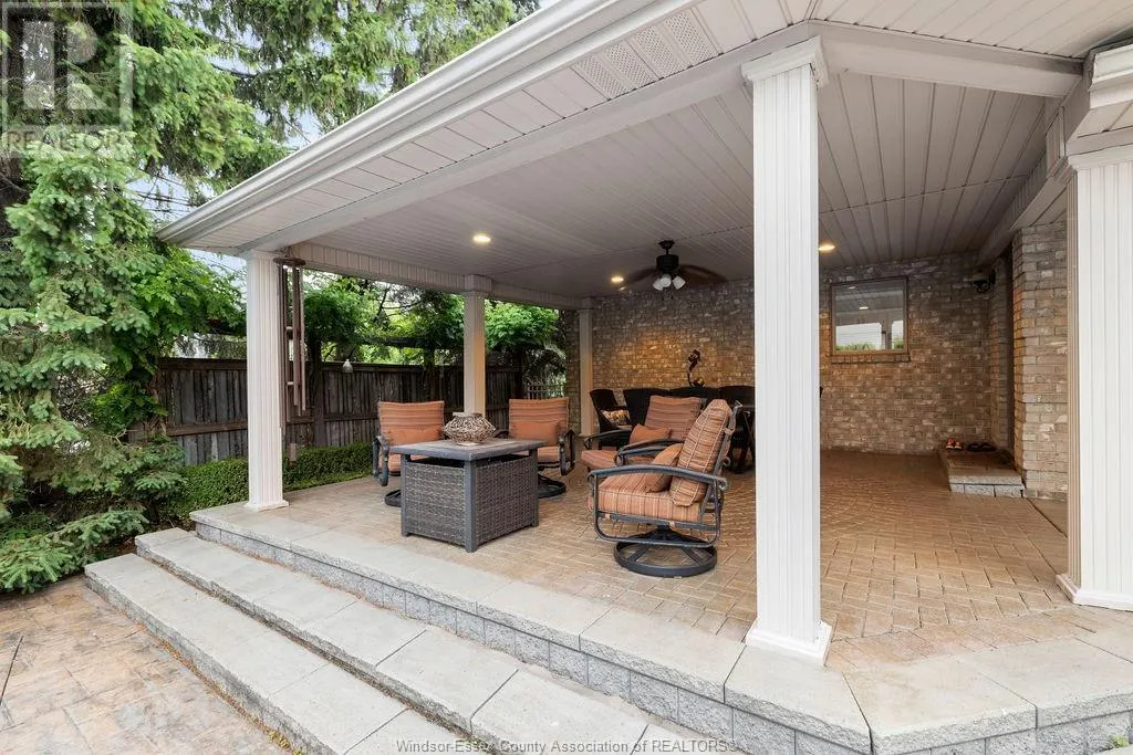 127 MCMURREN CRESCENT
