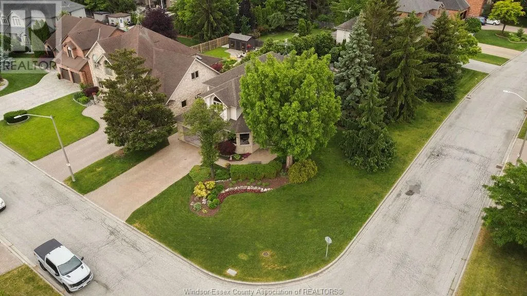 127 MCMURREN CRESCENT