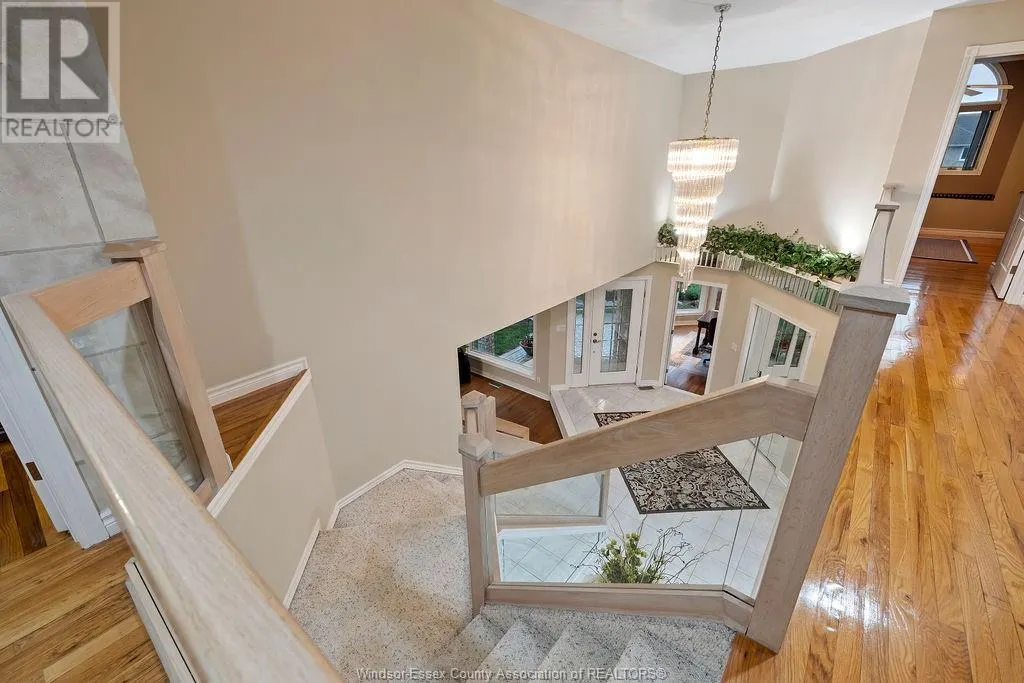 127 MCMURREN CRESCENT