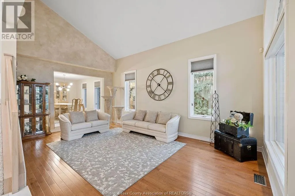 127 MCMURREN CRESCENT