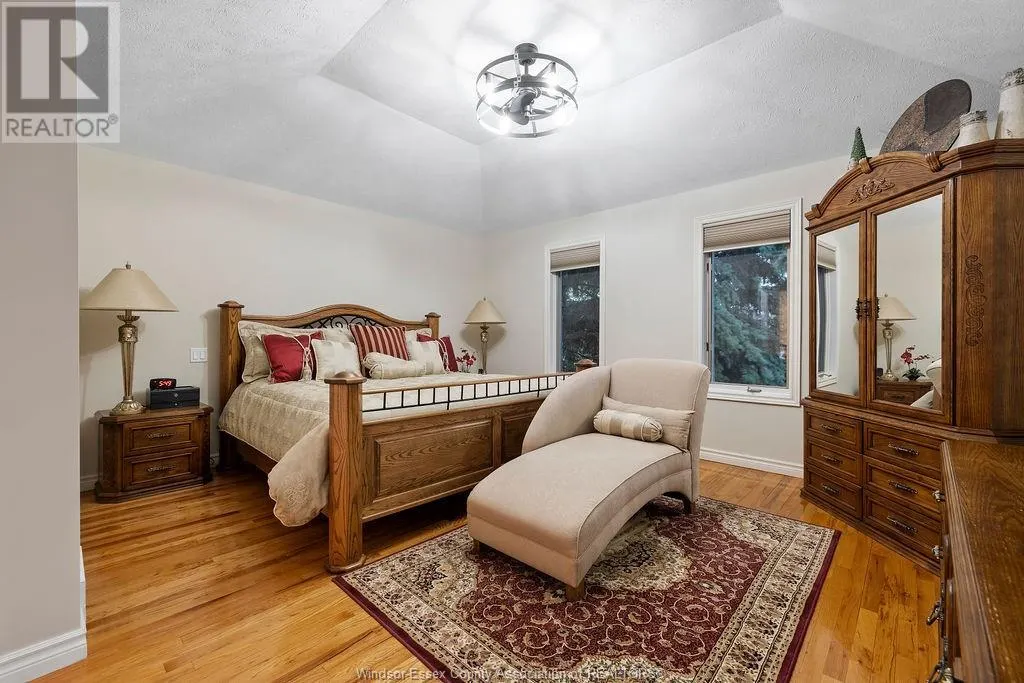 127 MCMURREN CRESCENT
