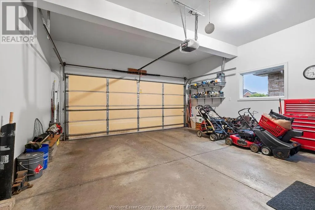 127 MCMURREN CRESCENT