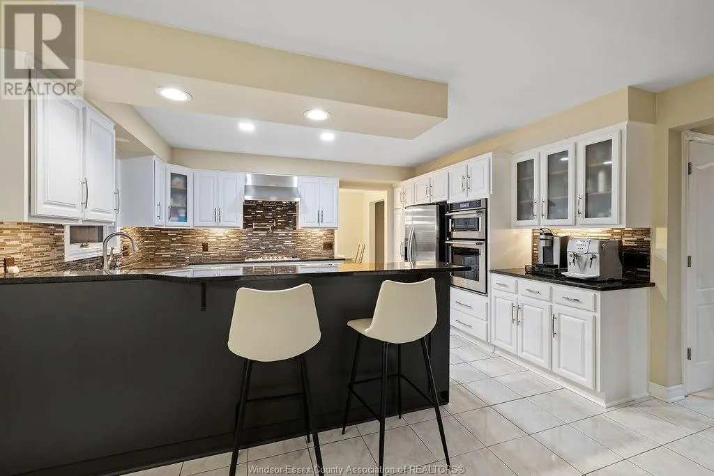 127 MCMURREN CRESCENT