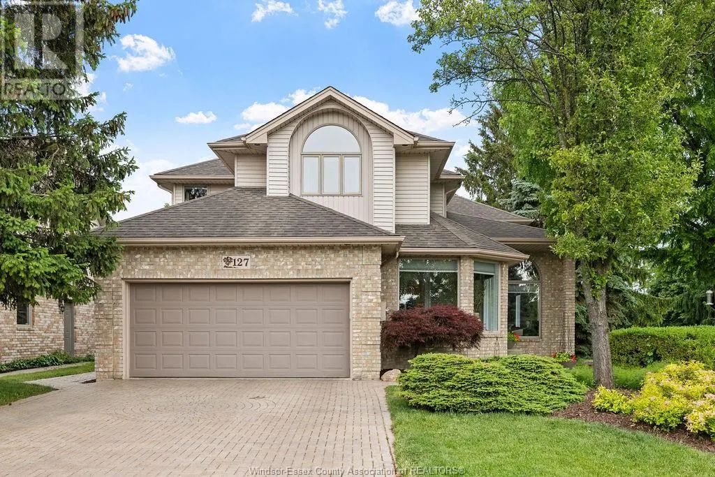 127 MCMURREN CRESCENT