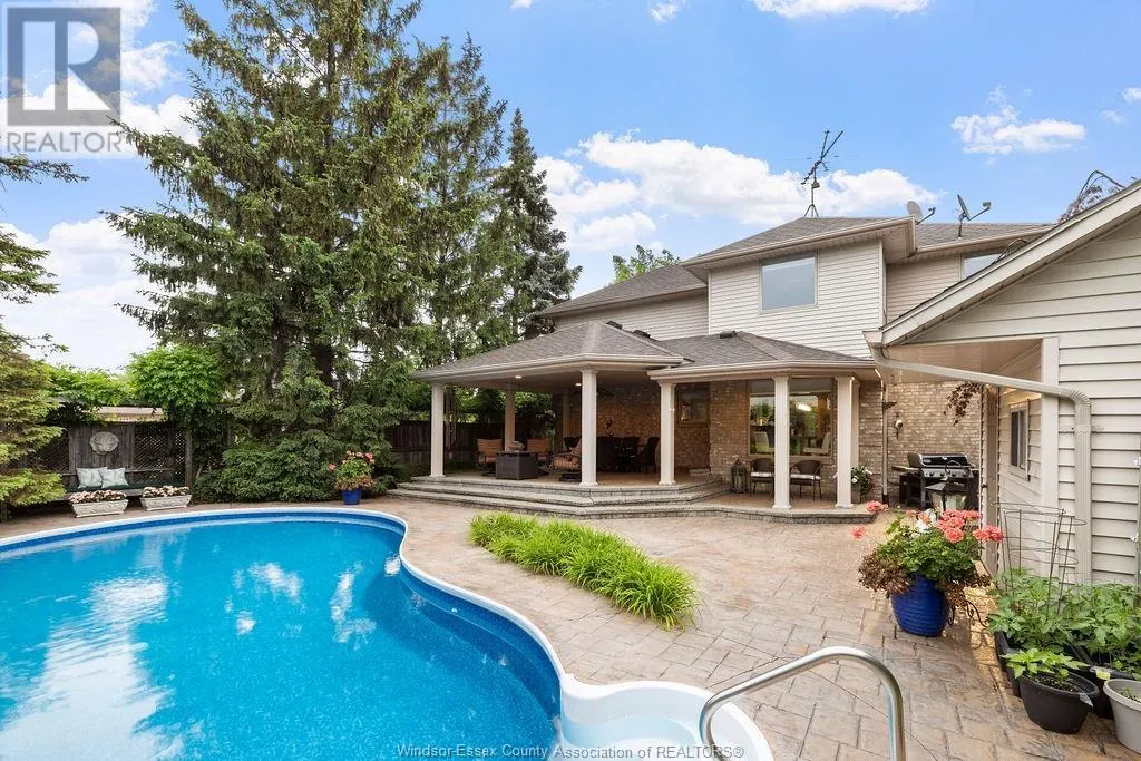 127 MCMURREN CRESCENT
