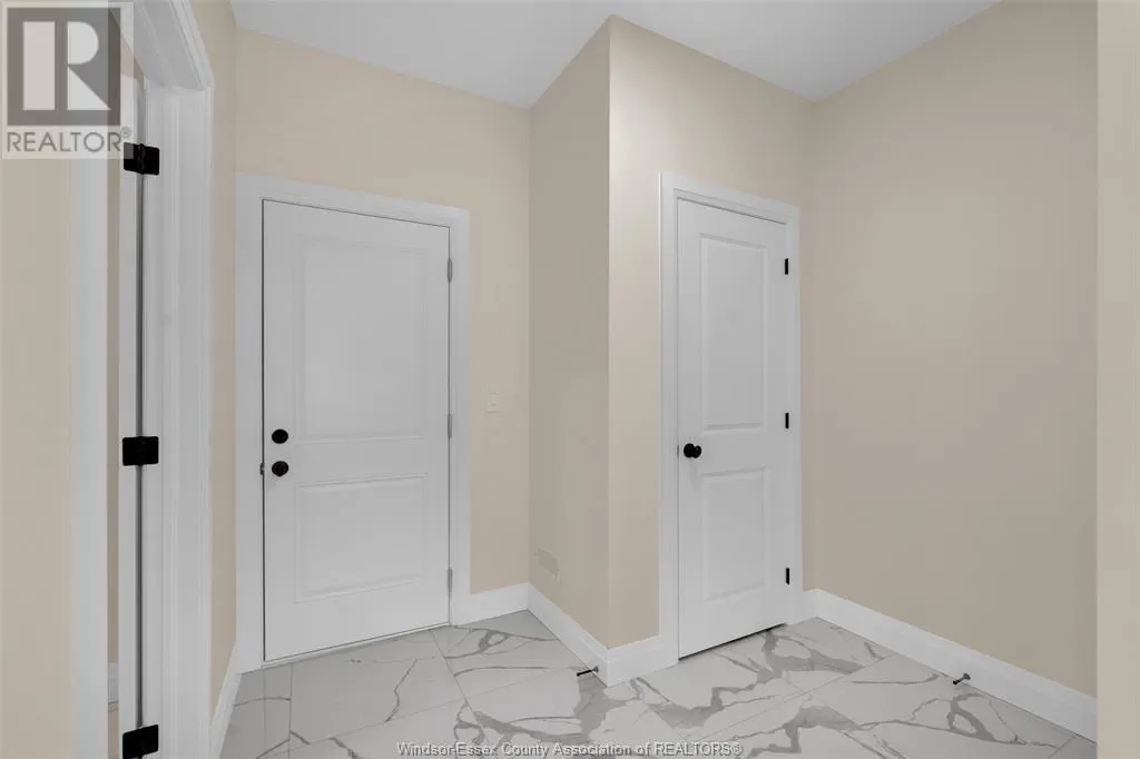2572 MAYFAIR