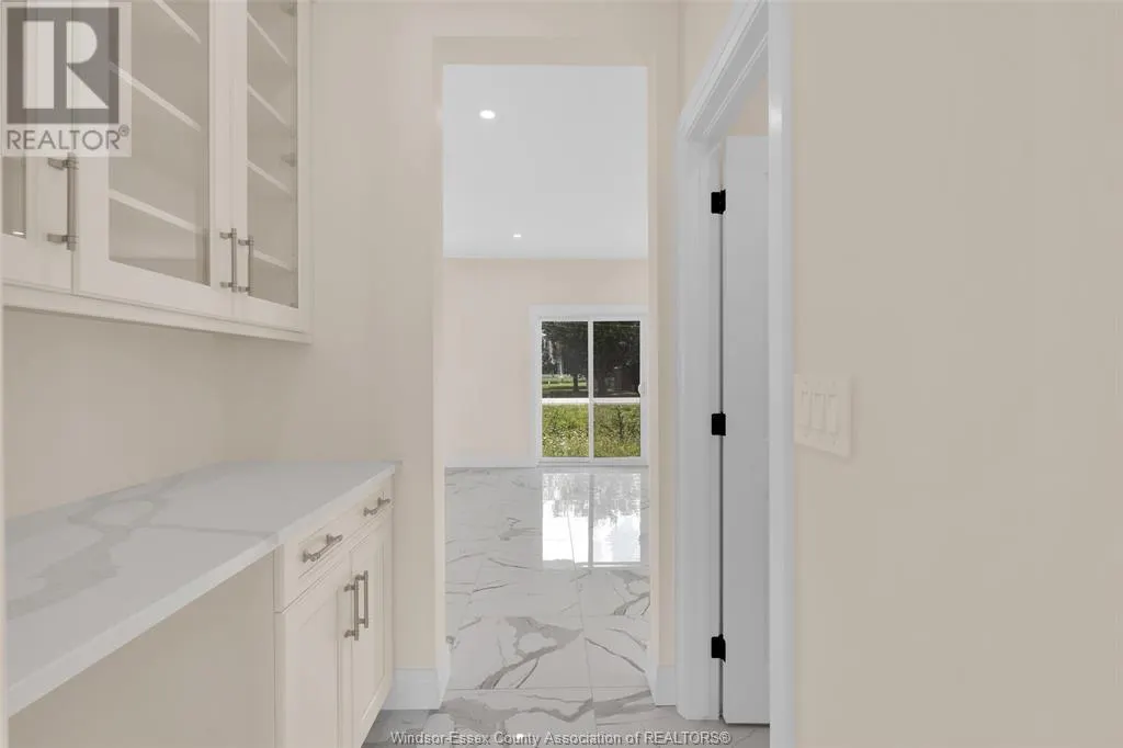 2572 MAYFAIR