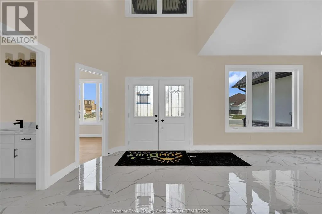 2572 MAYFAIR