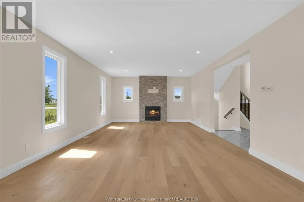2572 MAYFAIR