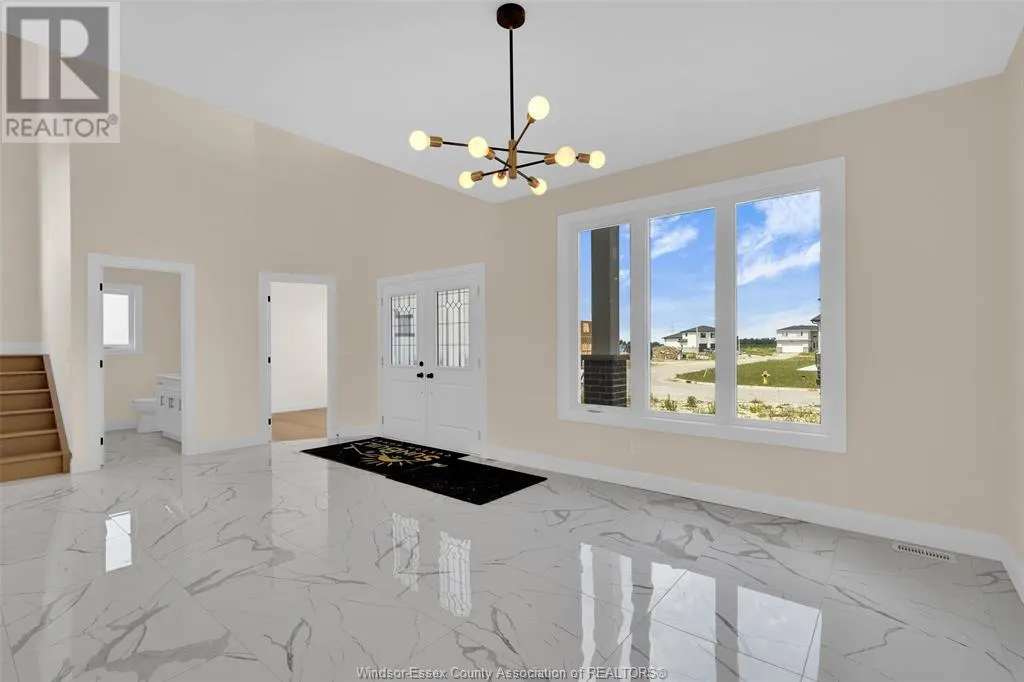 2572 MAYFAIR