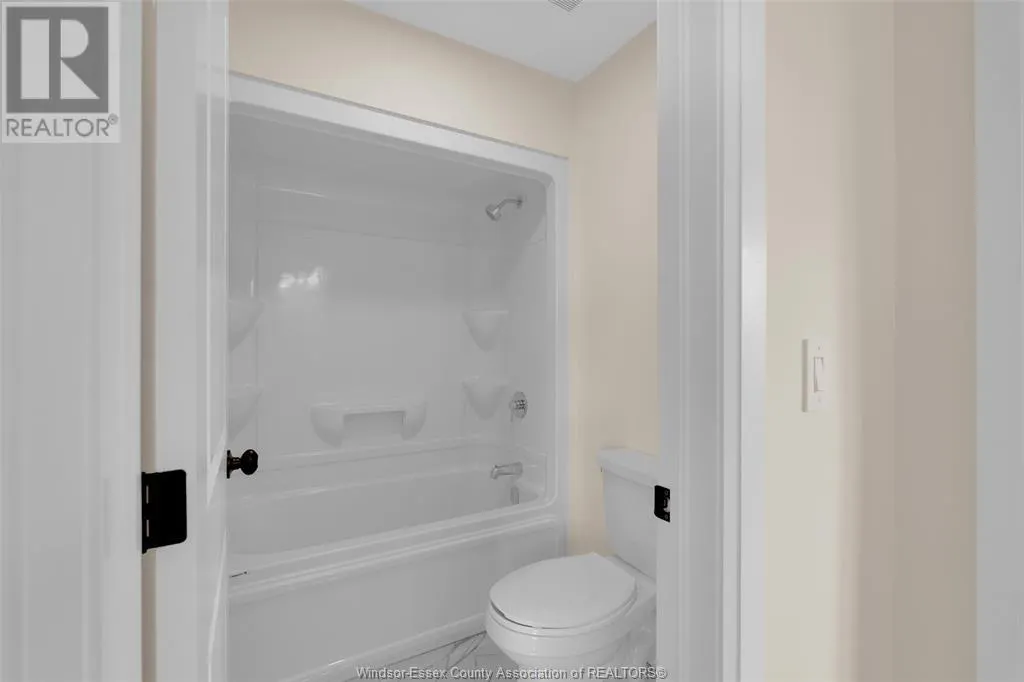 2572 MAYFAIR
