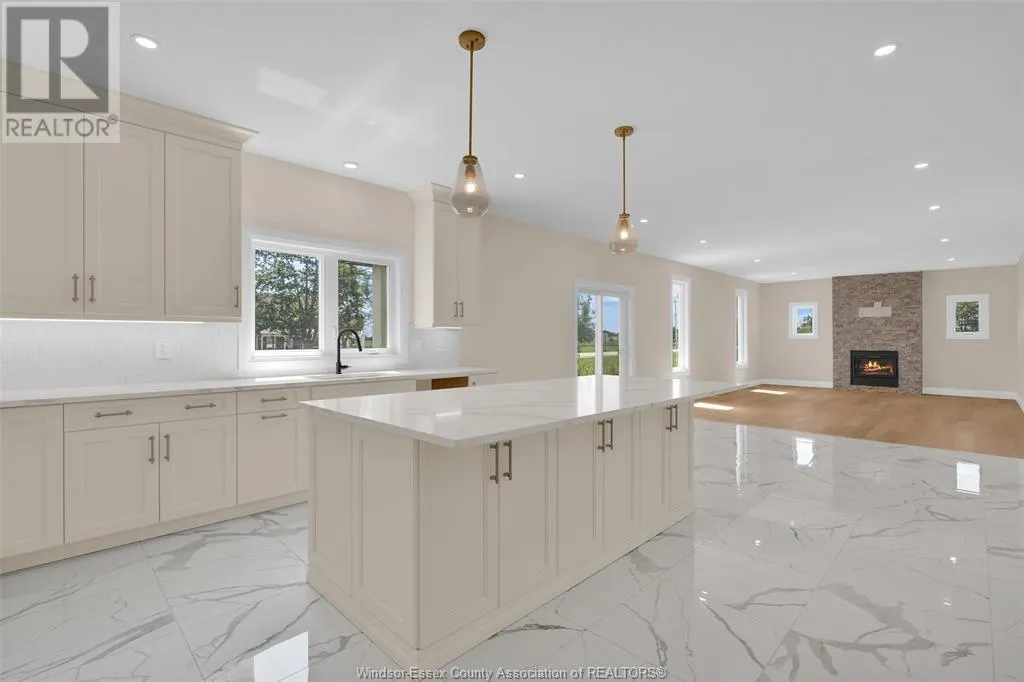 2572 MAYFAIR