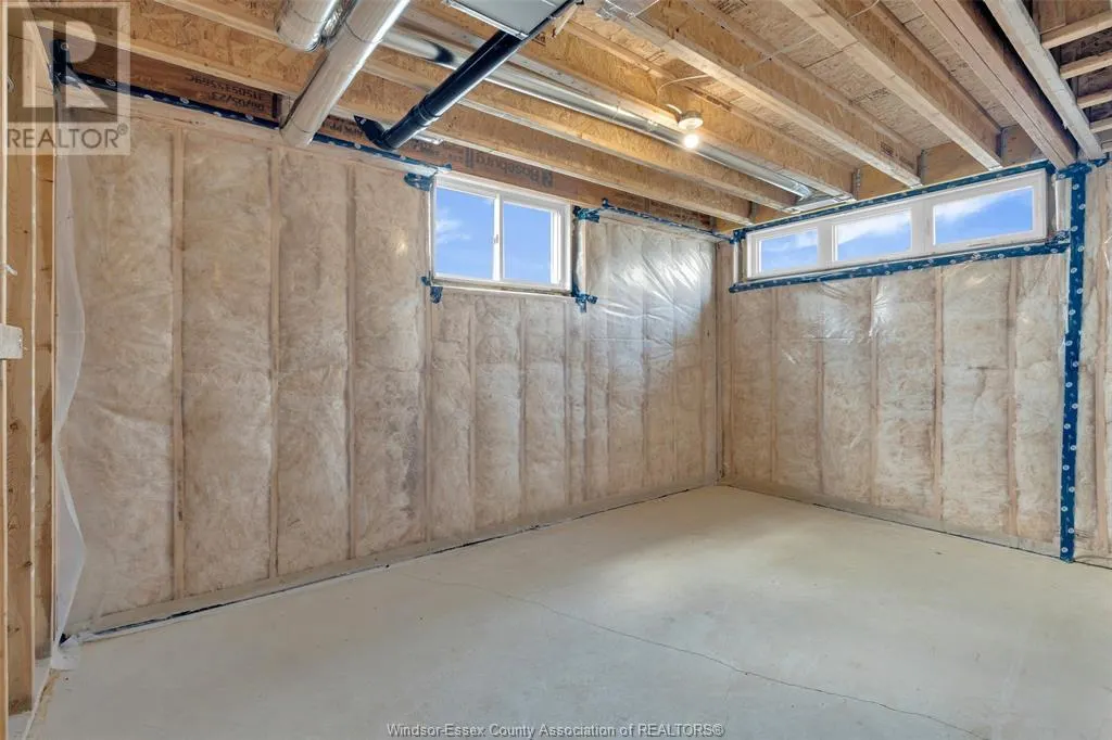 2572 MAYFAIR
