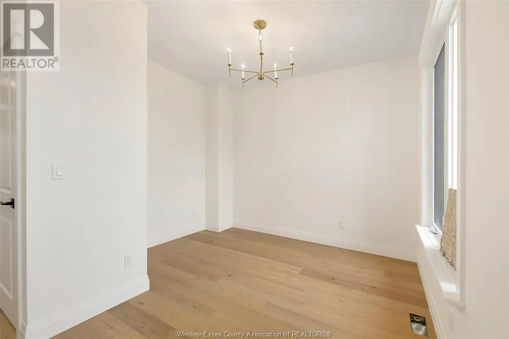 2584 MAYFAIR