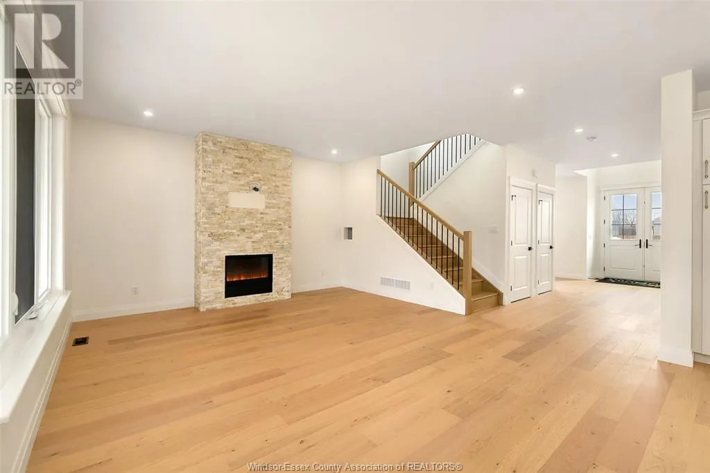 2584 MAYFAIR