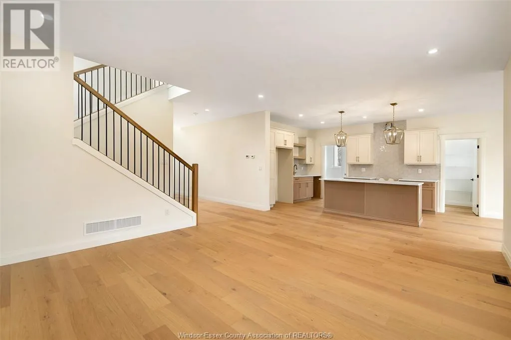 2584 MAYFAIR