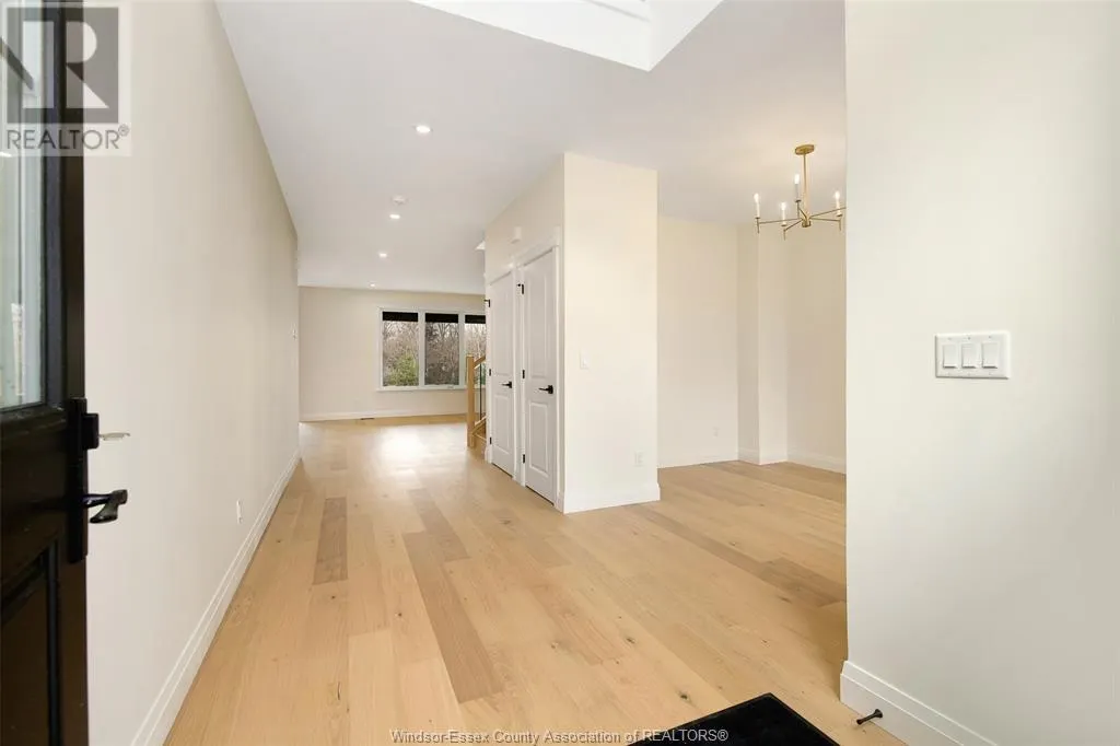 2584 MAYFAIR