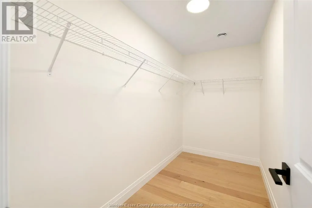 2584 MAYFAIR