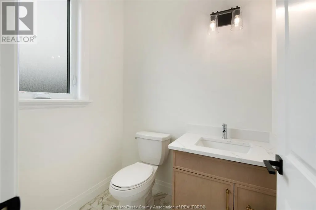 2584 MAYFAIR