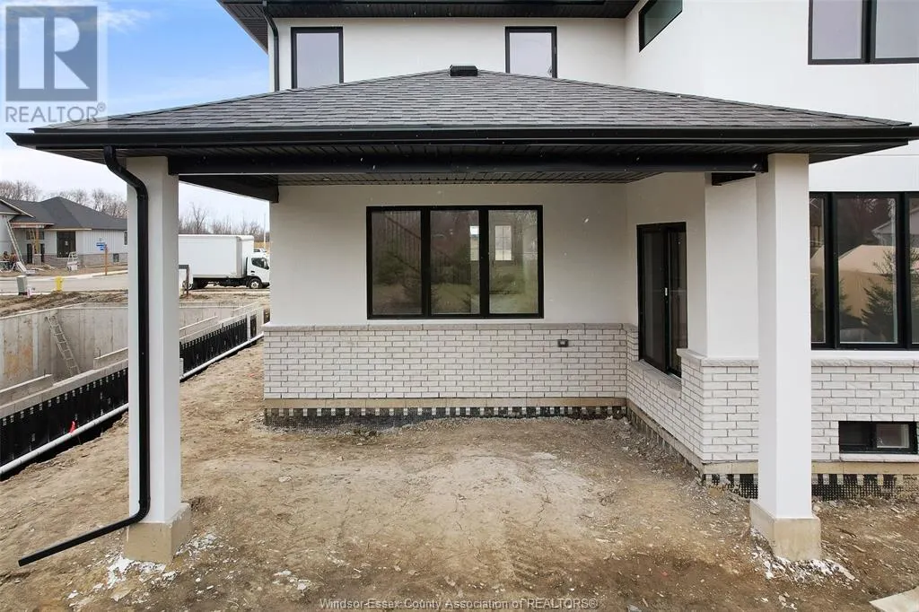 2584 MAYFAIR