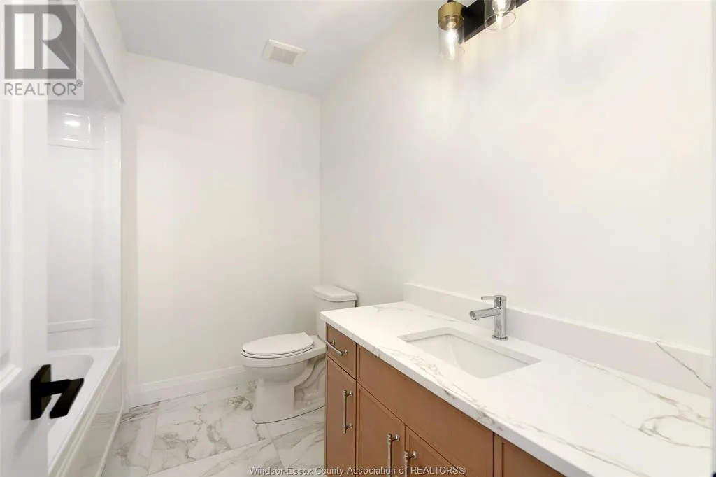 2584 MAYFAIR