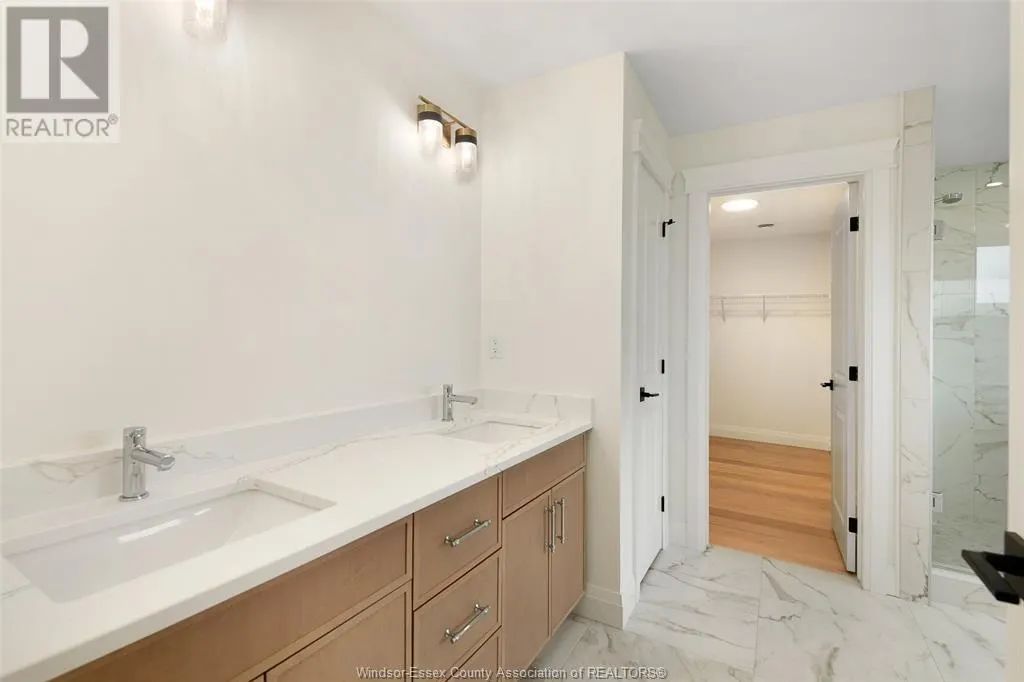 2584 MAYFAIR