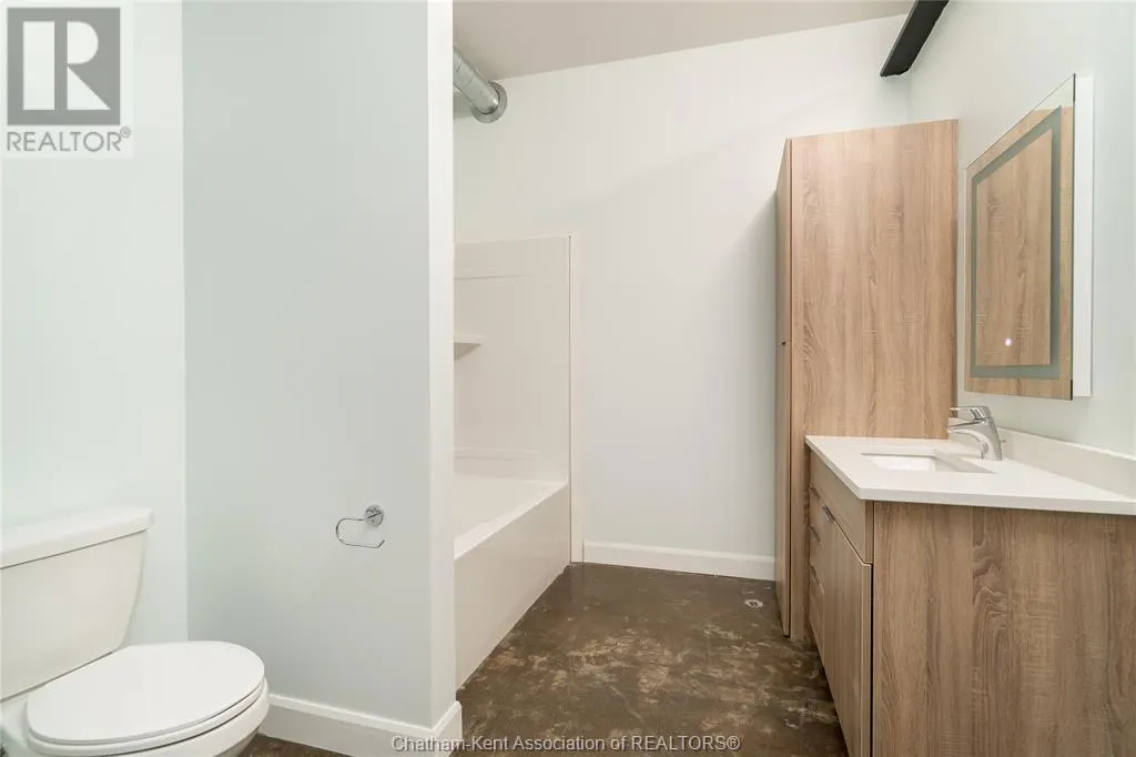 140 King STREET West Unit# 201