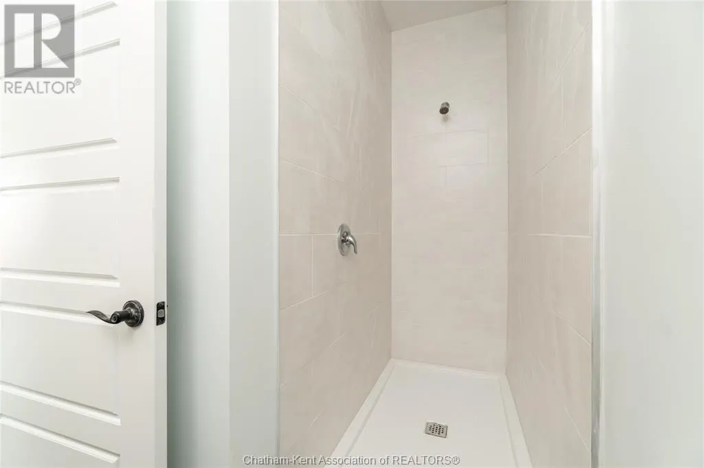 140 King STREET West Unit# 201