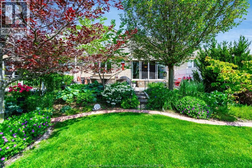 9 Montego Bay CRESCENT