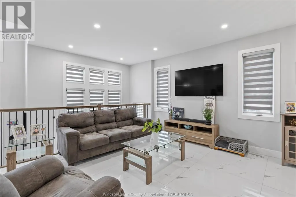 1067 MAPLE AVENUE