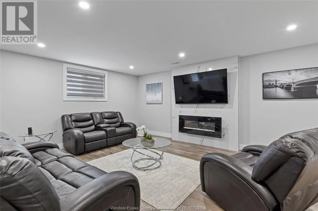 1067 MAPLE AVENUE