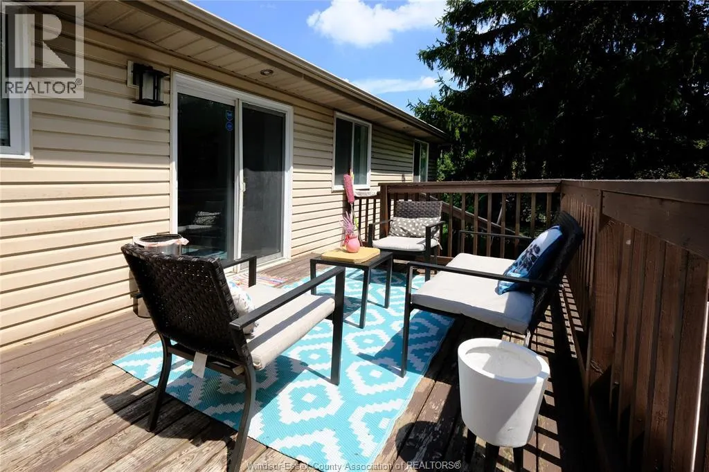 569 Cabana ROAD East