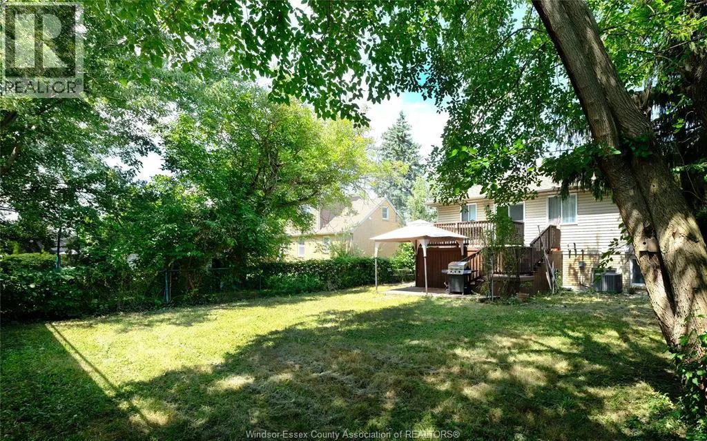 569 Cabana ROAD East