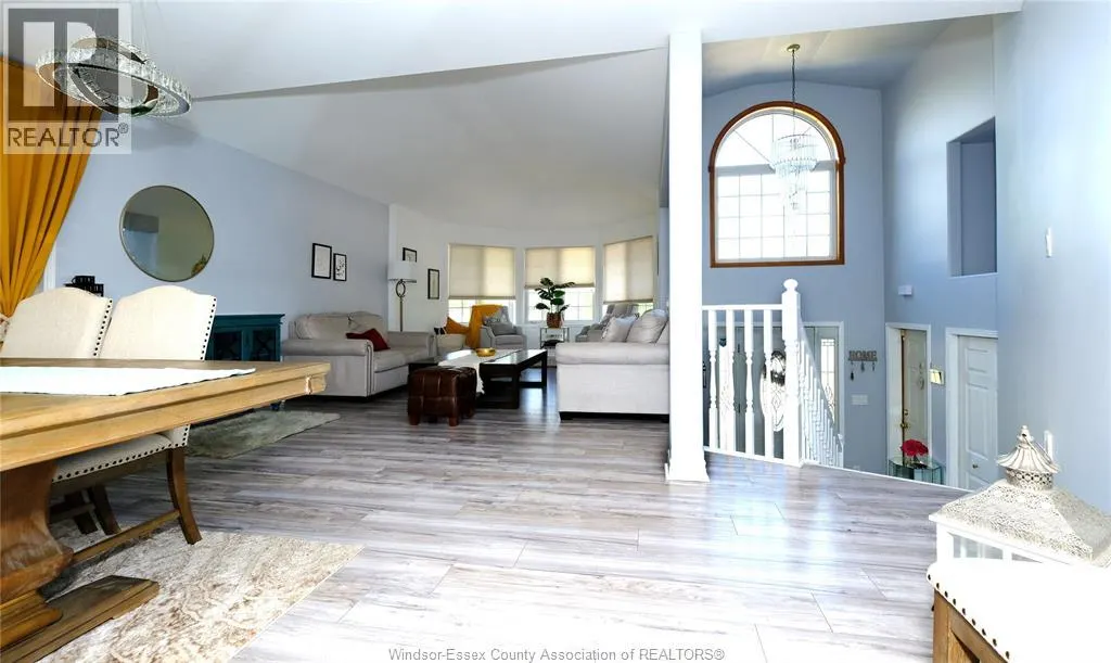 569 Cabana ROAD East