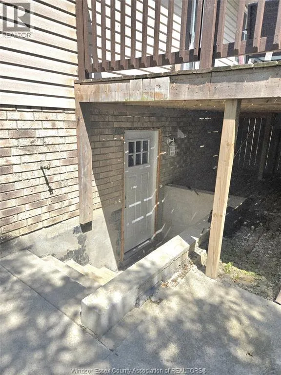 569 Cabana ROAD East
