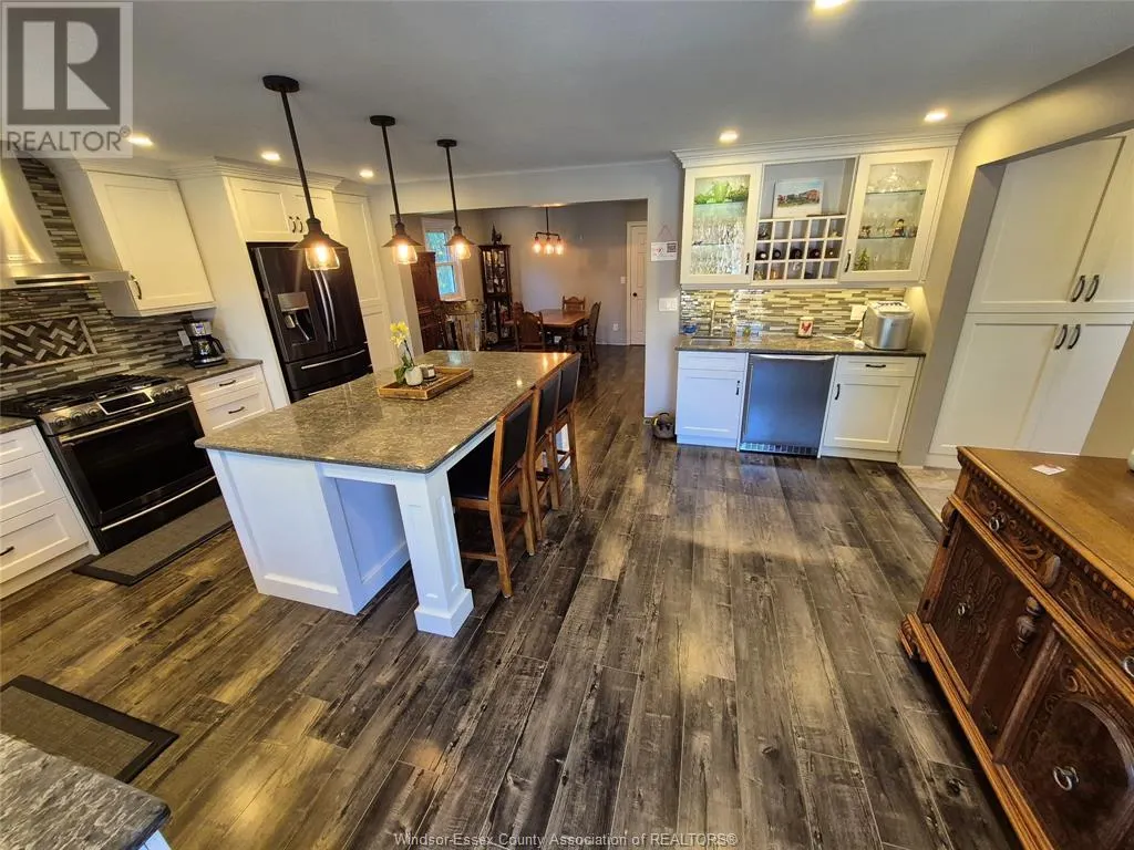3825 Comber Sideroad