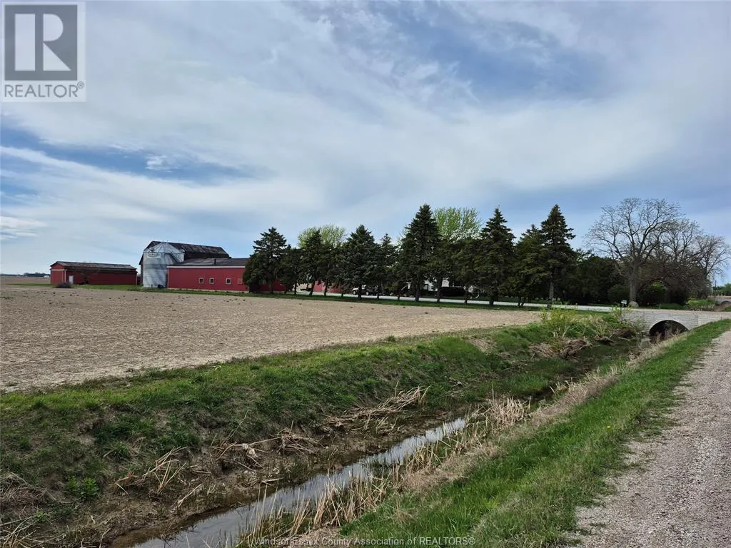 3825 Comber Sideroad