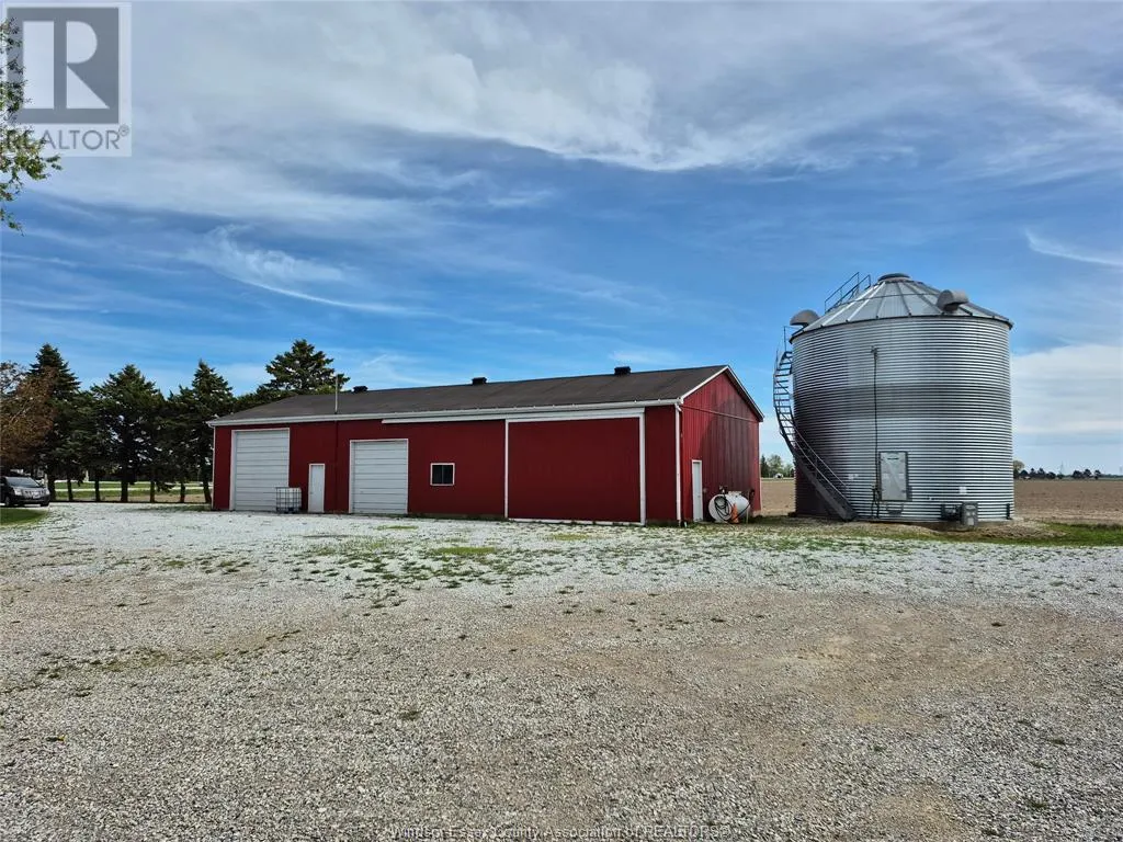 3825 Comber Sideroad