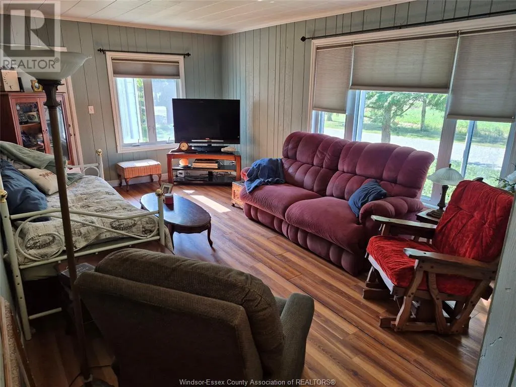 3825 Comber Sideroad