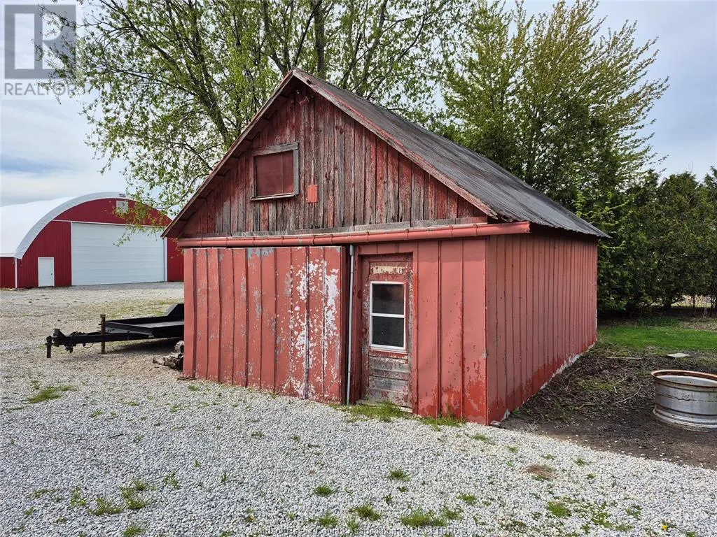 3825 Comber Sideroad