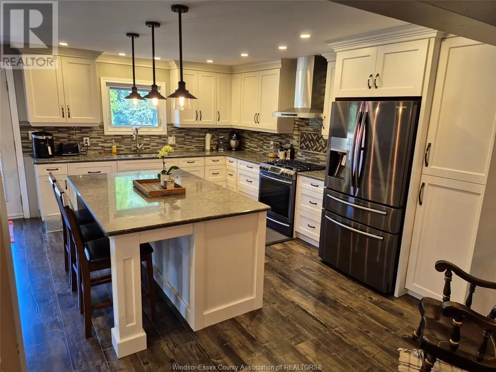 3825 Comber Sideroad