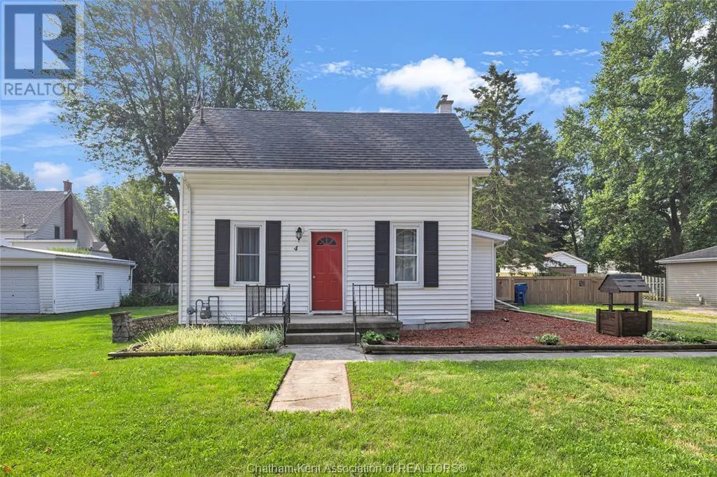 4 Oak STREET