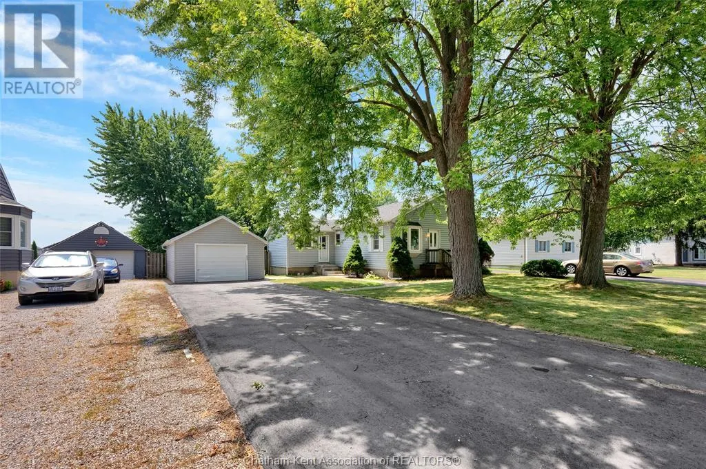 15 Oriole PARKWAY