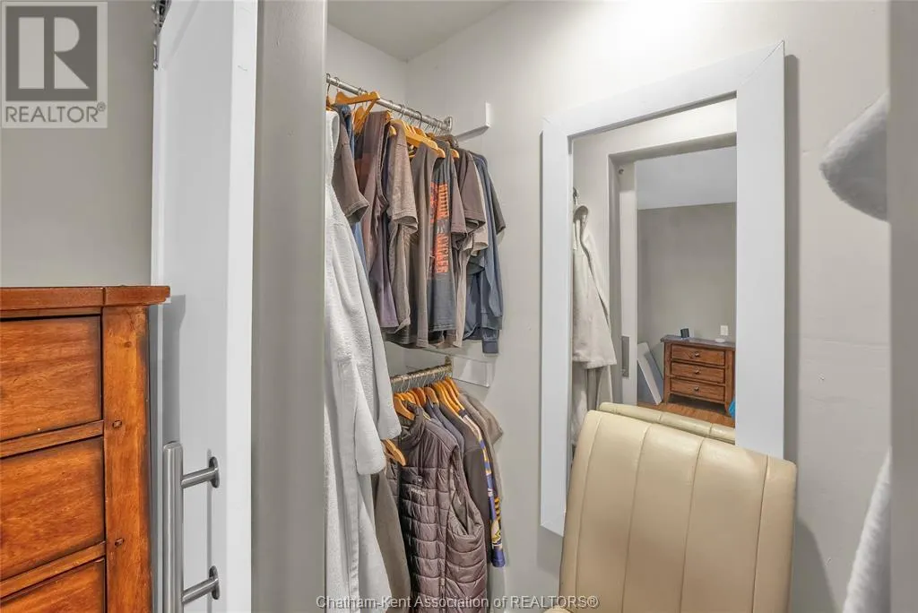 15 Oriole PARKWAY
