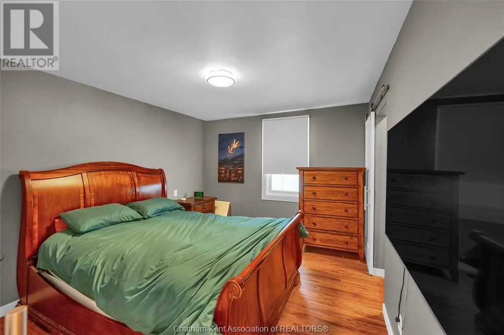 15 Oriole PARKWAY