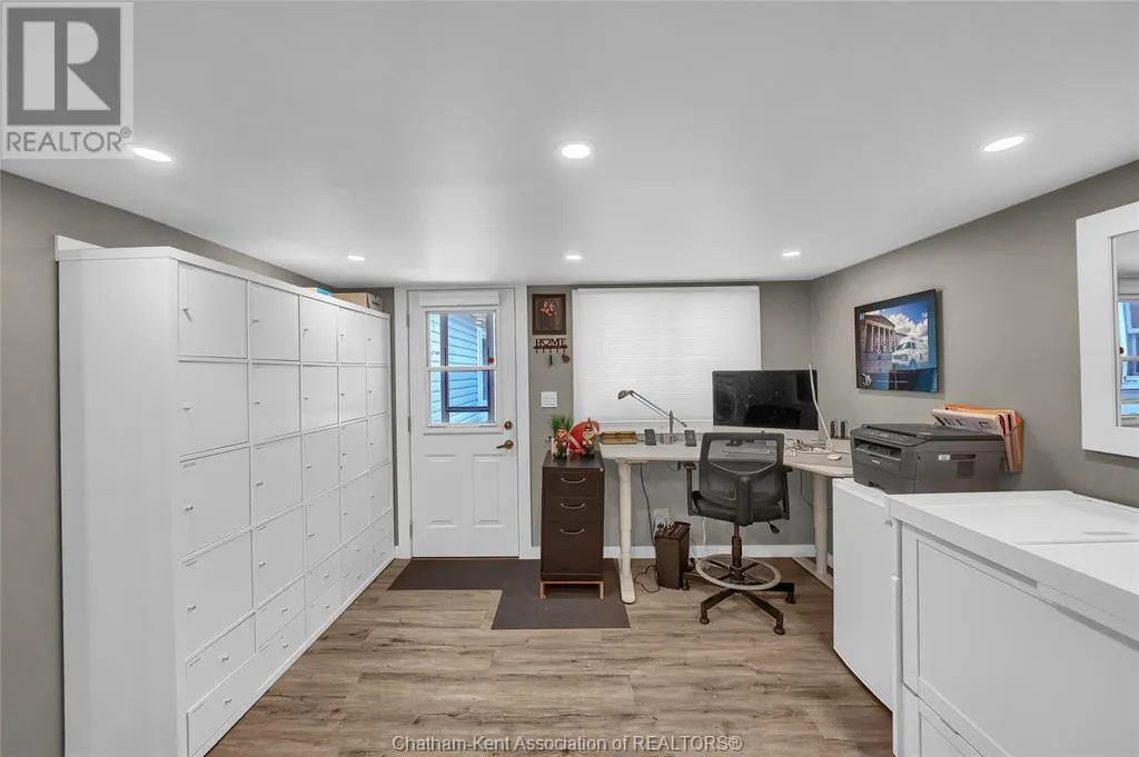 15 Oriole PARKWAY