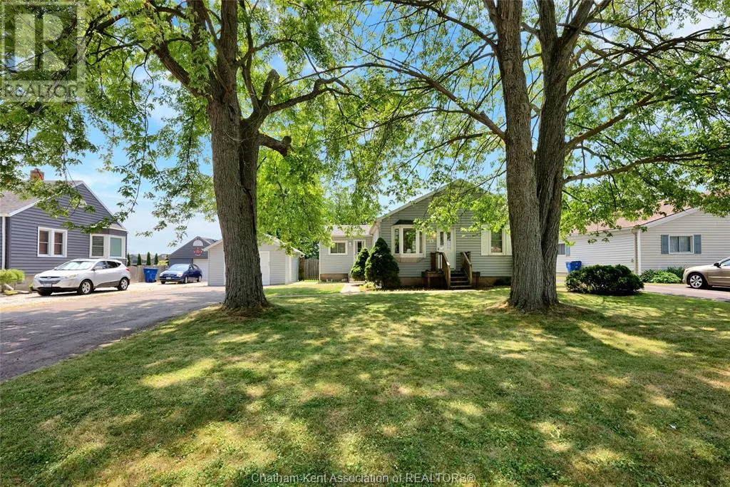 15 Oriole PARKWAY
