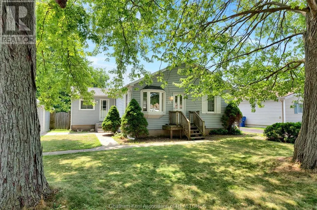 15 Oriole PARKWAY